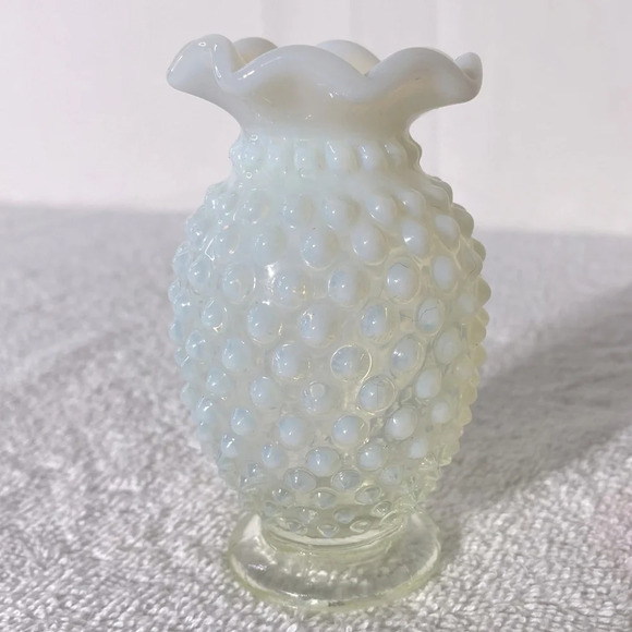 Vintage Fenton Opalescent Hobnail Glass Crimped Ruffle Edge Mini Vase - Picture 6 of 11